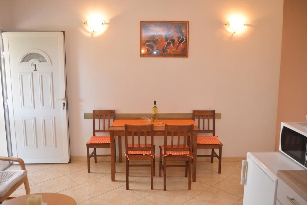 Apartments Salamun Biograd Na Moru Exterior photo